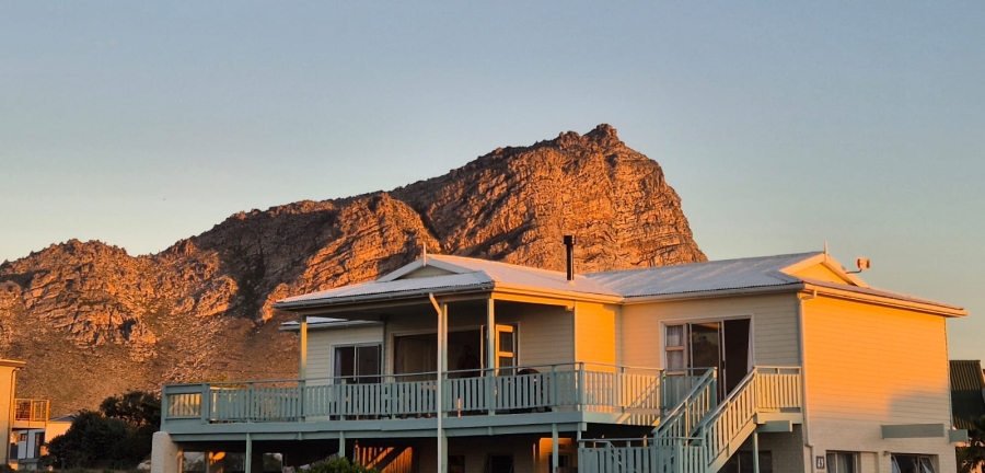 To Let 2 Bedroom Property for Rent in Pringle Bay Western Cape